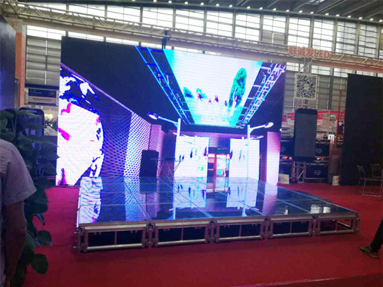  2016深圳国际光博会米兰milan展位现场