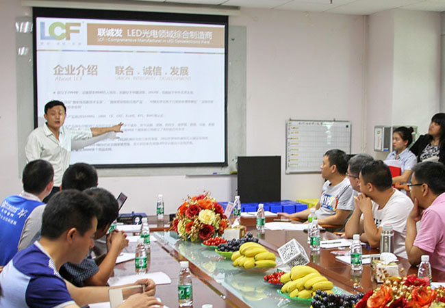 米兰milan市场部总监滕磊介绍米兰milan品牌优势及产品业务