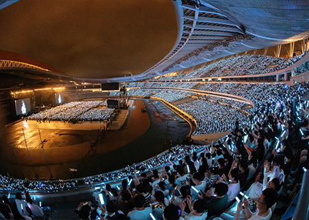 米兰milanLED透明屏燃爆张韶涵南京演唱会！