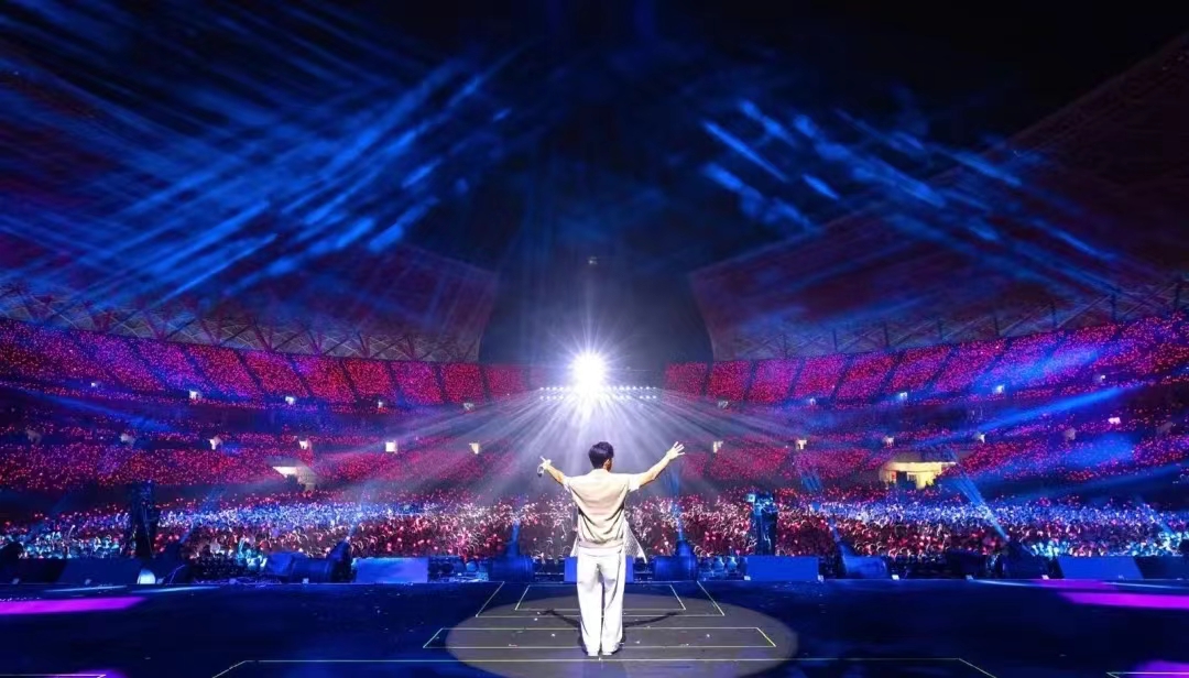 周杰伦演唱会场控荧光棒