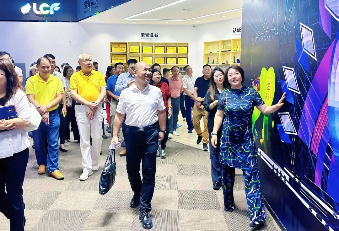 LED透明屏 LED透明屏